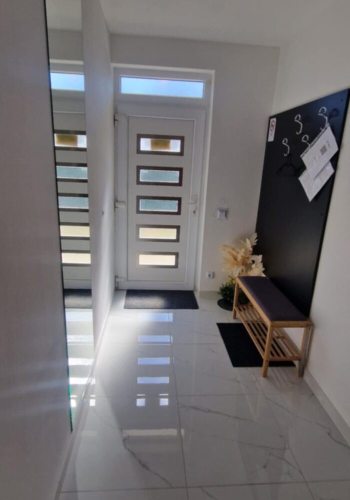 julianna apartman entrance