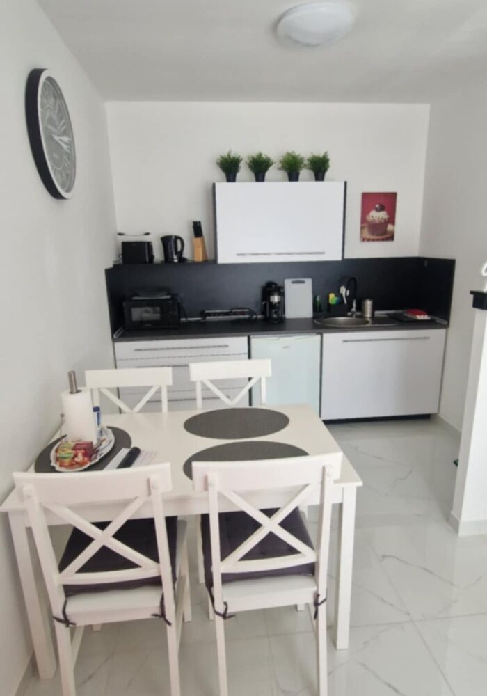 julianna apartman kitchen